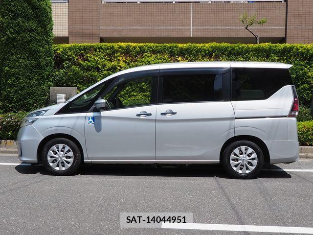 Nissan SERENA 2017-04 7060624-21