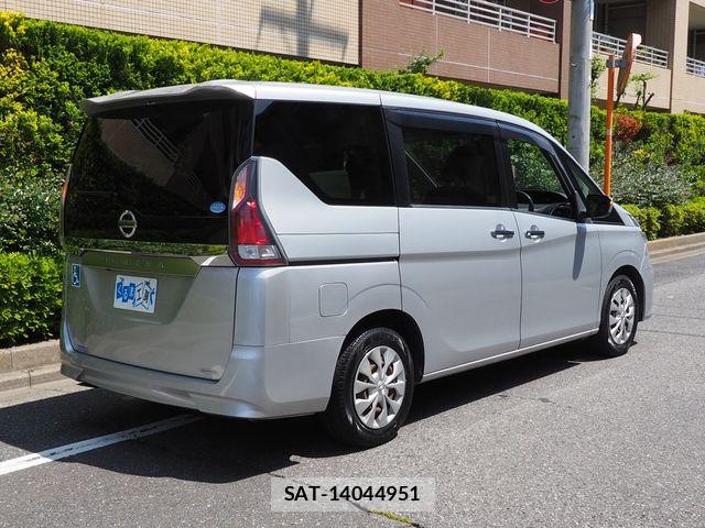 Nissan SERENA 2017-04 7060624-26