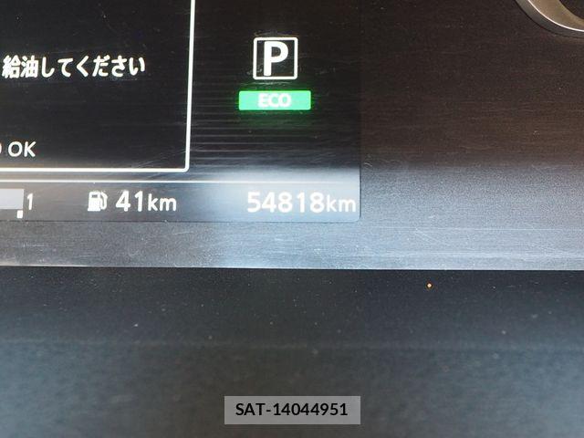 Nissan SERENA 2017-04 7060624-2