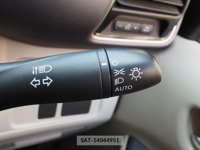 Nissan SERENA 2017-04 7060624-6