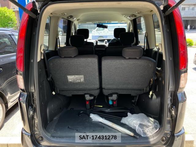 Nissan SERENA 2010-07 7215454-14
