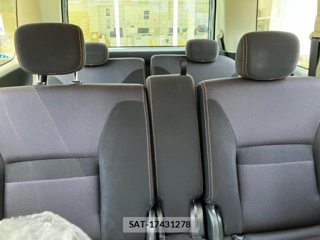 Nissan SERENA 2010-07 7215454-21
