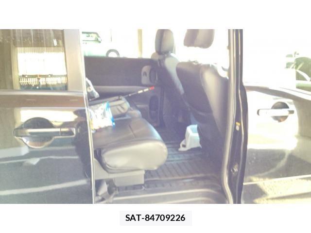 Nissan SERENA 2010-05 7224615-11
