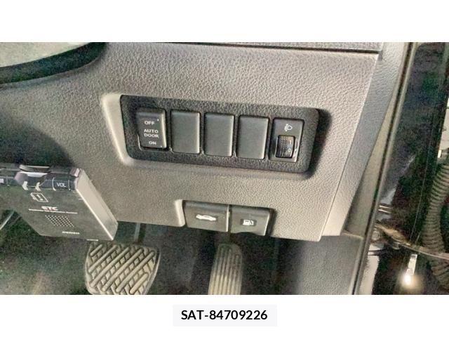 Nissan SERENA 2010-05 7224615-15