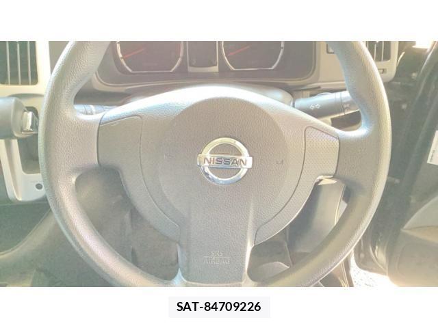 Nissan SERENA 2010-05 7224615-18