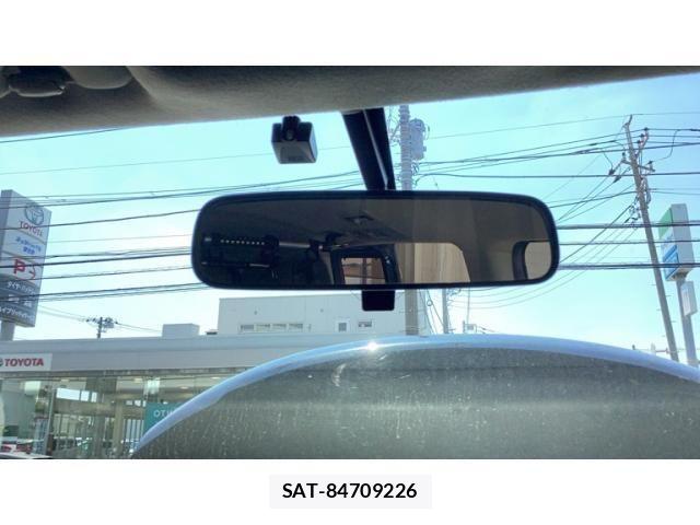 Nissan SERENA 2010-05 7224615-21