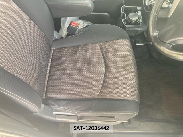 Nissan SERENA 2014-03 7224634-11