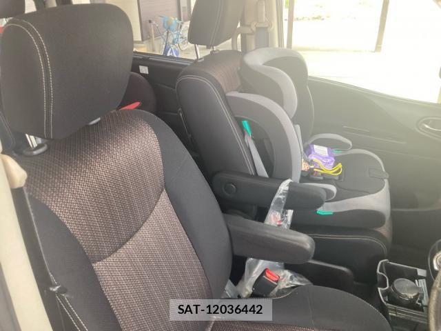 Nissan SERENA 2014-03 7224634-12