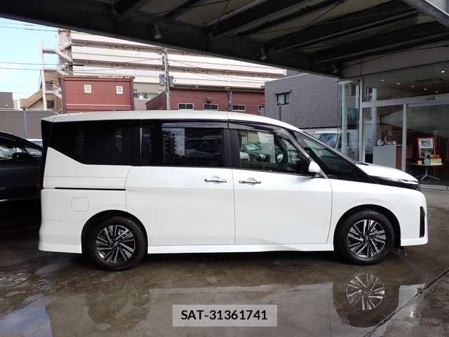 Nissan SERENA 2023-06 7224734-7