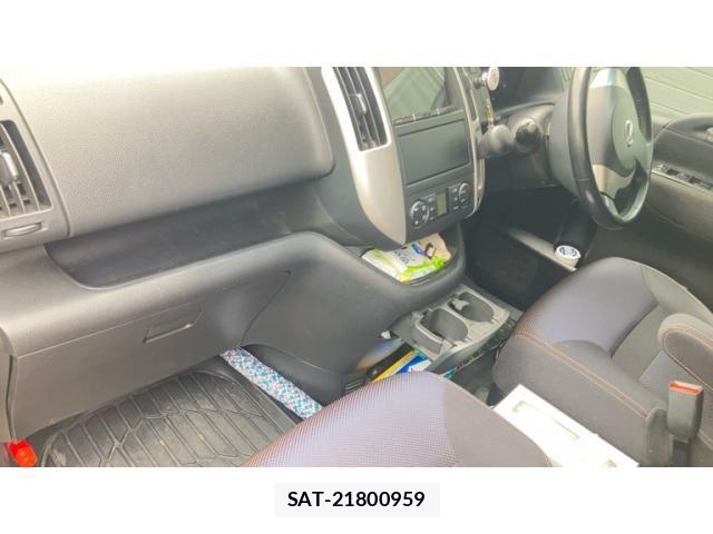 Nissan SERENA 2008-07 7224613-26