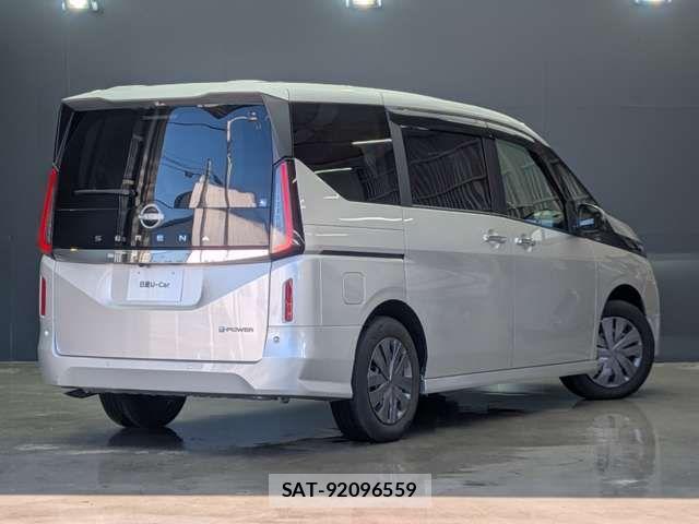 Nissan SERENA 2023-09 7224736-1