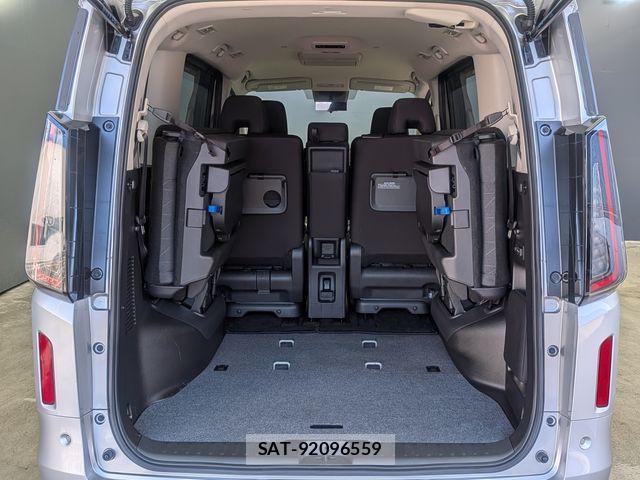Nissan SERENA 2023-09 7224736-23