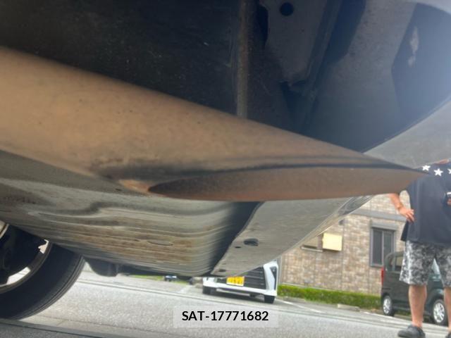 Nissan SERENA 2009-11 7217930-9