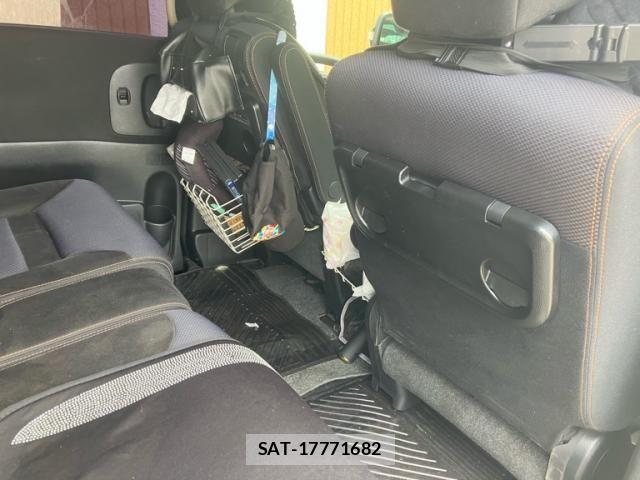 Nissan SERENA 2009-11 7217930-12