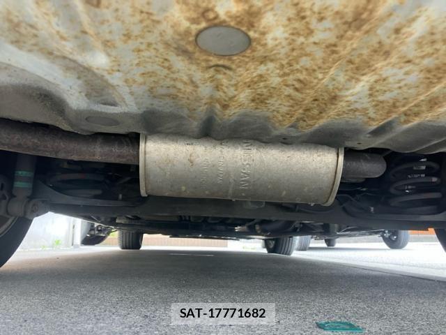 Nissan SERENA 2009-11 7217930-8