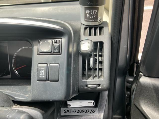 Nissan SERENA 2009-10 7221950-12