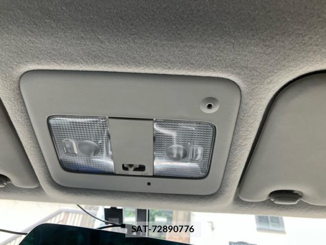 Nissan SERENA 2009-10 7221950-21