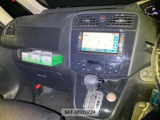 Nissan SERENA 2011-12 7224627-20