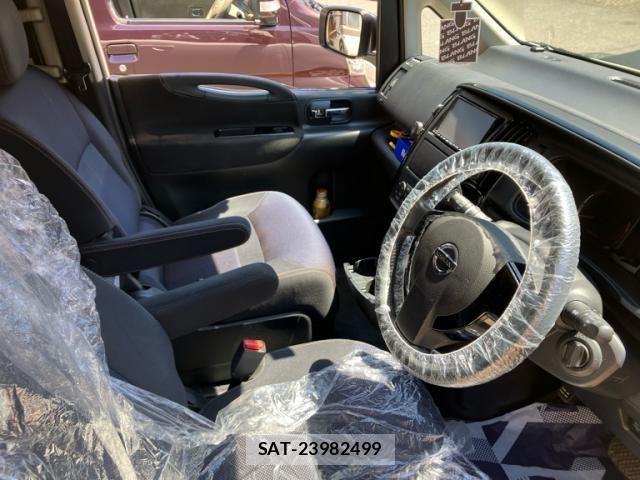 Nissan SERENA 2009-10 7224609-10