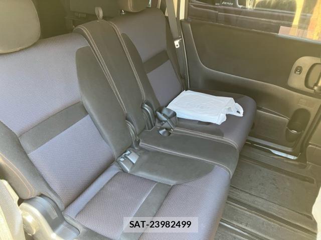 Nissan SERENA 2009-10 7224609-11