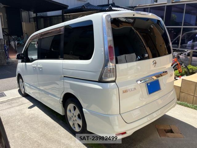 Nissan SERENA 2009-10 7224609-3