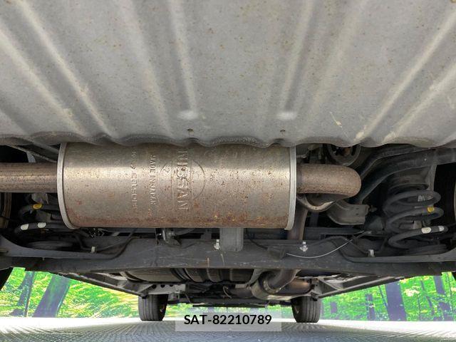 Nissan SERENA 2011-03 7224619-18