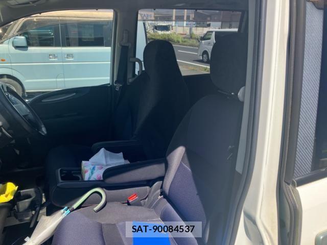 Nissan SERENA 2010-06 7224618-9