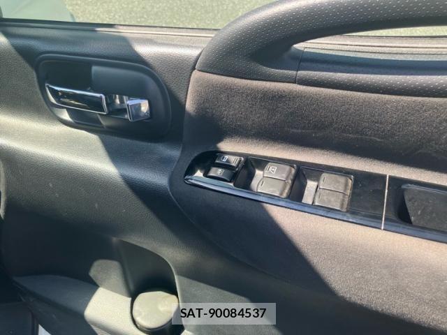 Nissan SERENA 2010-06 7224618-12