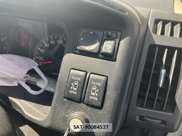 Nissan SERENA 2010-06 7224618-13
