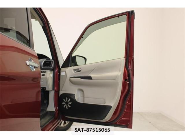 Nissan SERENA 2019-04 7215775-28