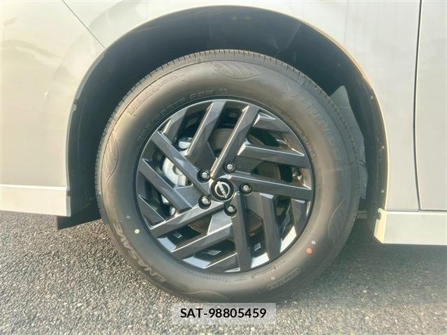 Nissan SERENA 2026-03 7224769-9
