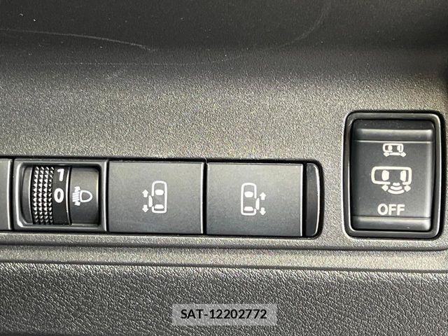 Nissan SERENA 2023-11 7224737-6