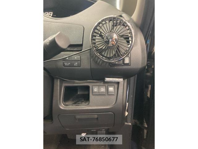 Nissan SERENA 2011-11 7224626-21
