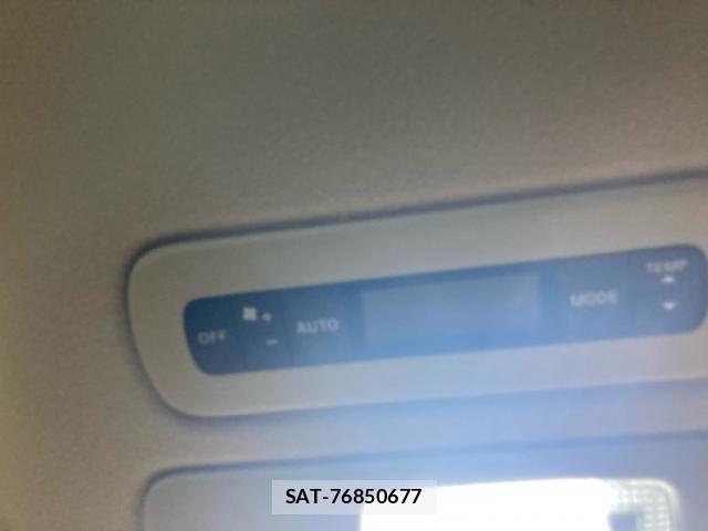 Nissan SERENA 2011-11 7224626-23
