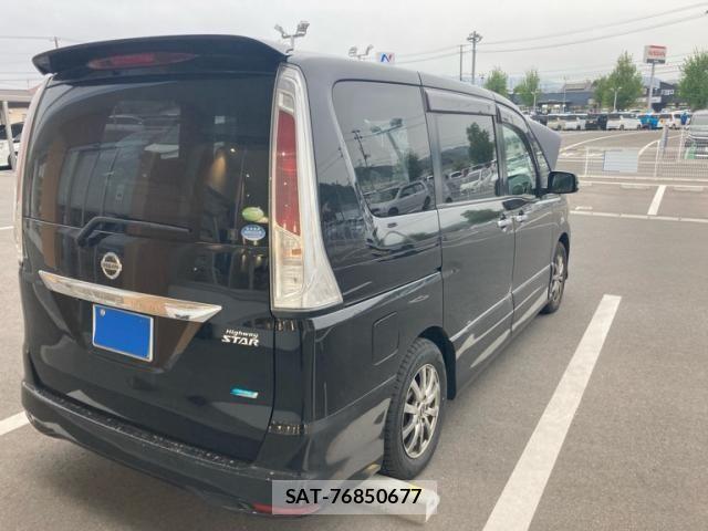 Nissan SERENA 2011-11 7224626-4