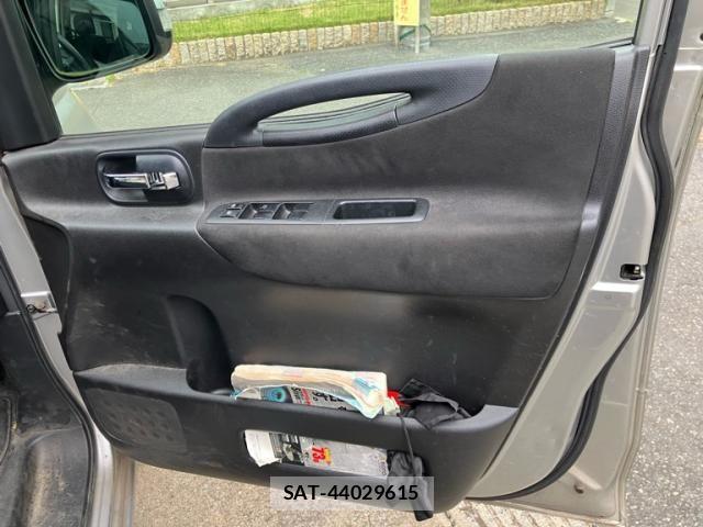 Nissan SERENA 2010-03 7224612-10