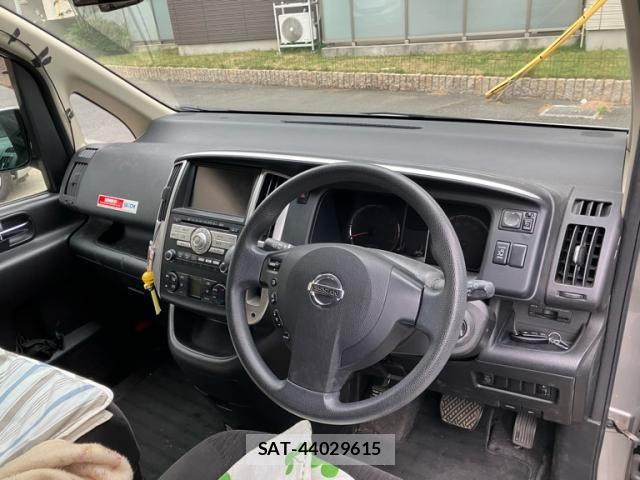 Nissan SERENA 2010-03 7224612-11
