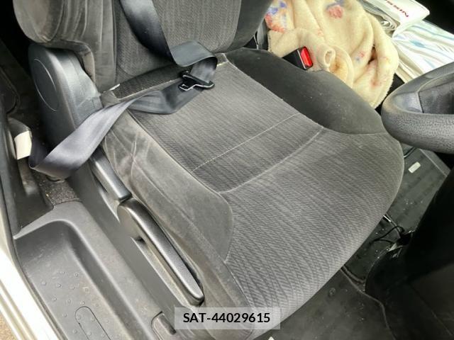 Nissan SERENA 2010-03 7224612-13