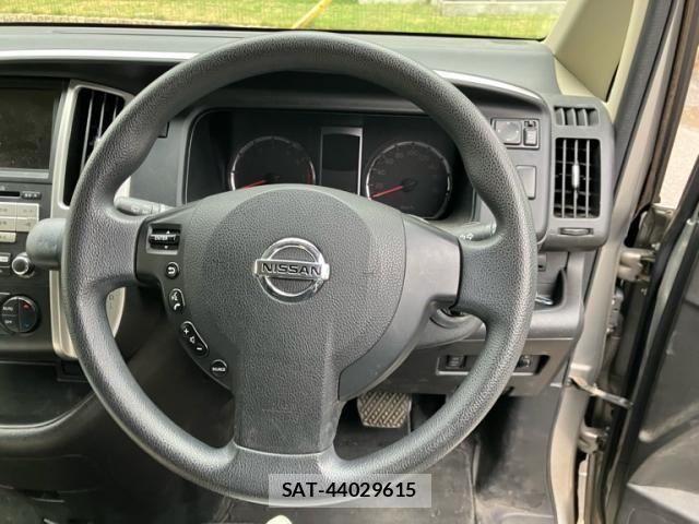 Nissan SERENA 2010-03 7224612-16