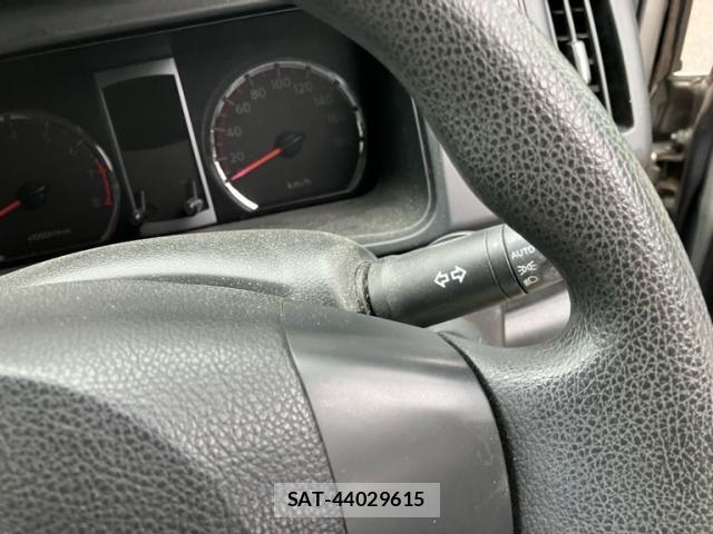 Nissan SERENA 2010-03 7224612-18