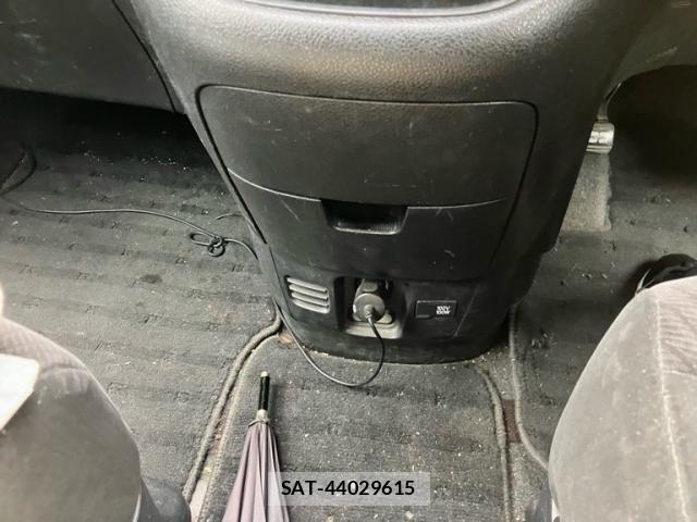 Nissan SERENA 2010-03 7224612-23