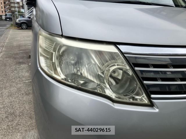 Nissan SERENA 2010-03 7224612-4