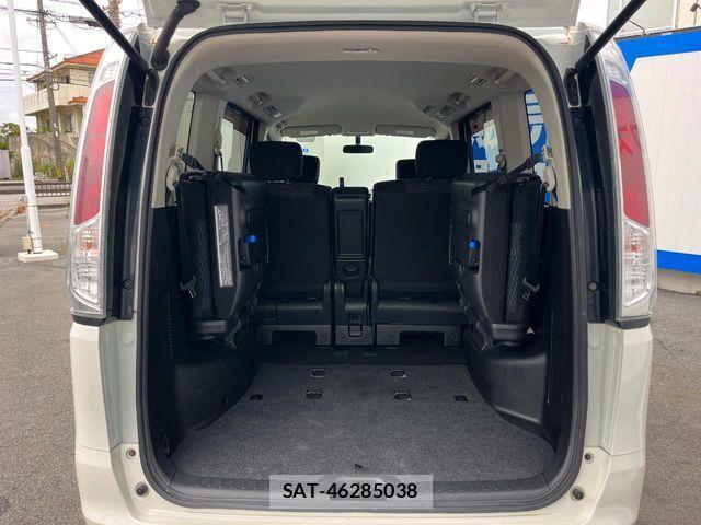 Nissan SERENA 2012-02 7224632-11