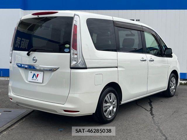 Nissan SERENA 2012-02 7224632-18