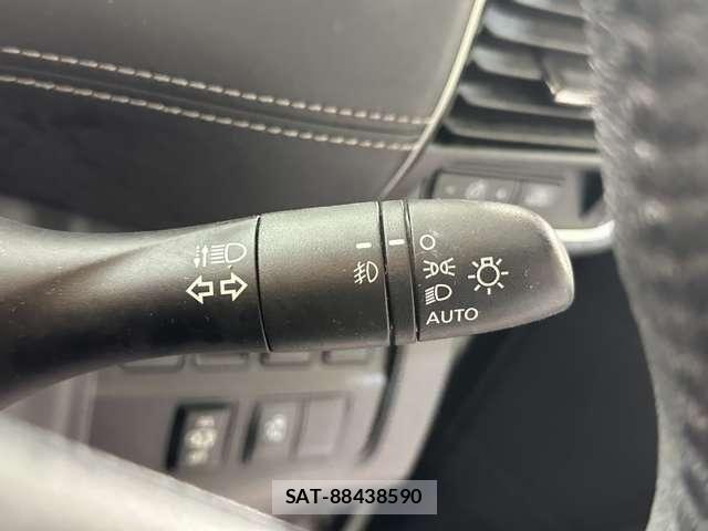 Nissan SERENA 2018-07 7217697-11