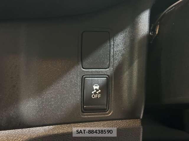 Nissan SERENA 2018-07 7217697-15