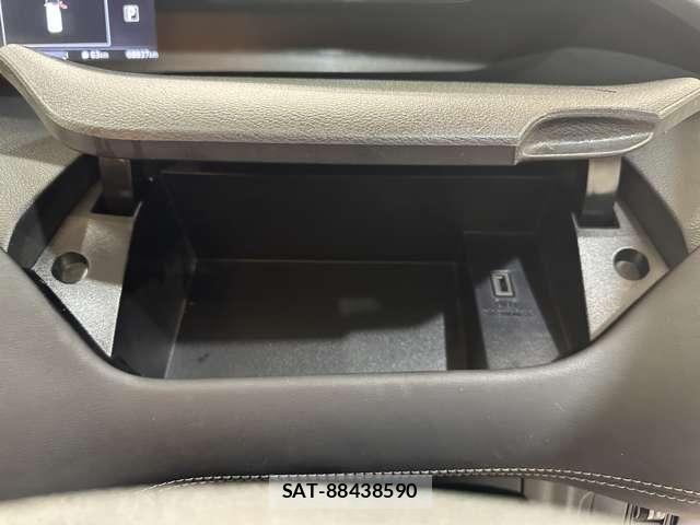 Nissan SERENA 2018-07 7217697-25