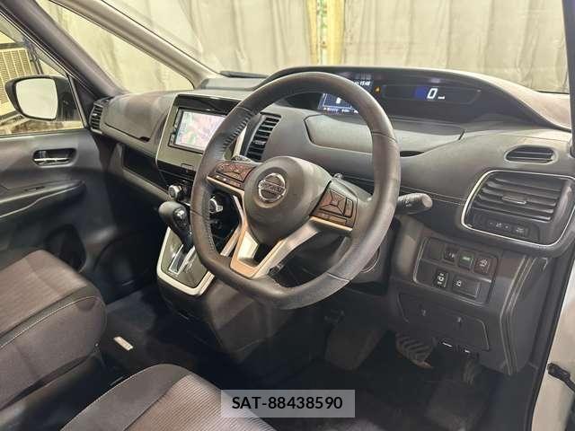 Nissan SERENA 2018-07 7217697-8