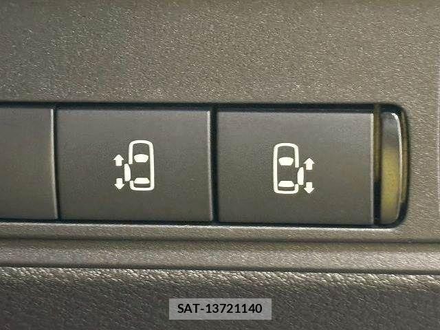 Nissan SERENA 2023-12 7224739-9
