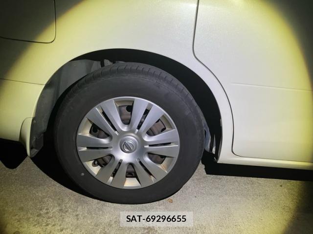 Nissan SERENA 2008-06 7224611-9